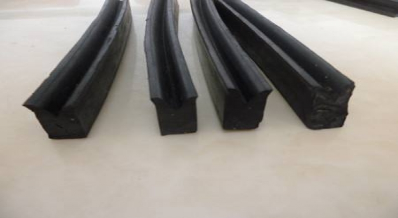 蒸壓釜密封圈是我國正快速發(fā)展的橡膠工業(yè)產(chǎn)品