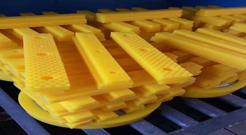 聚氨酯橡膠襯板耐磨效果根據(jù)優(yōu)勢